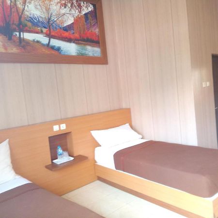 Hotel Kencana レンバン県 部屋 写真